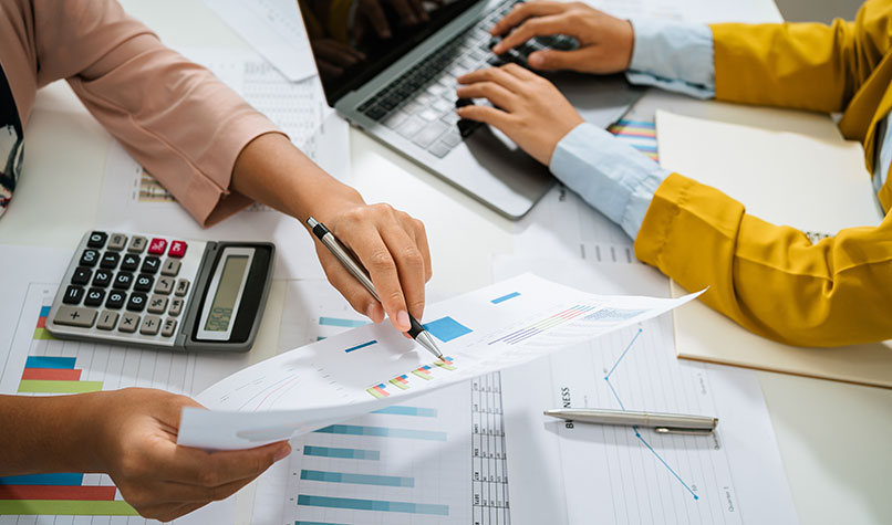 خدمات مسك الدفاتر المهني وإدارة المحاسبة والإدارة المالية في السعودية