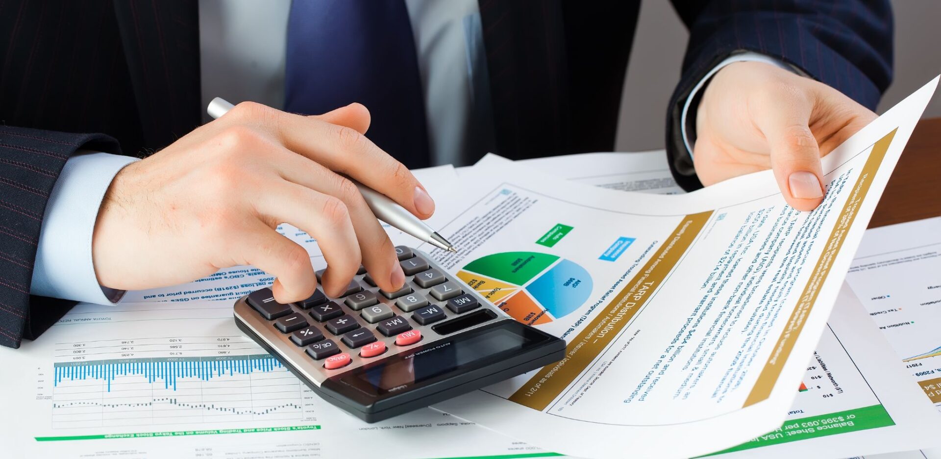 خدمات الإدارة المالية والاستشارات