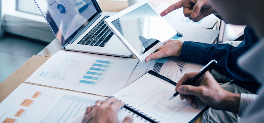 خدمات تدقيق حوكمة تقنية المعلومات وضوابطها في المملكة العربية السعودية